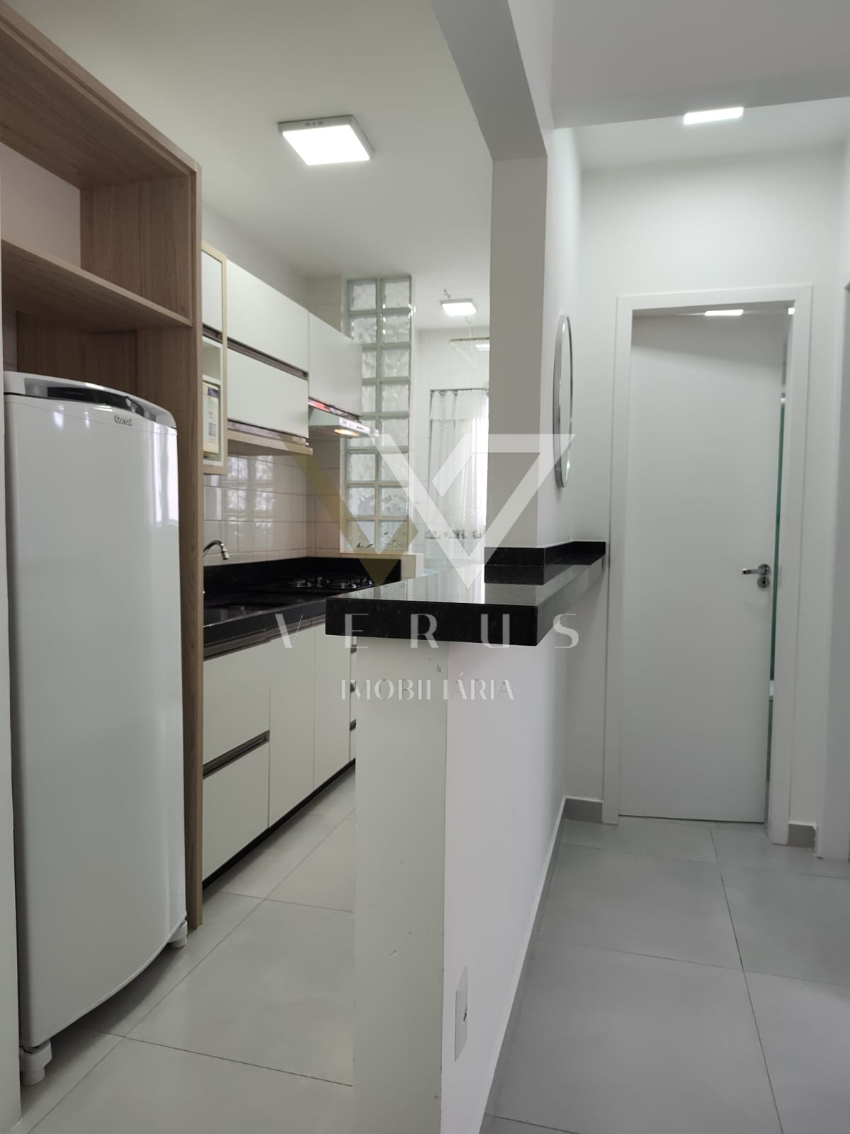 Apartamento Mobiliado para Aluguel no Centro de Balneário Camboriú.