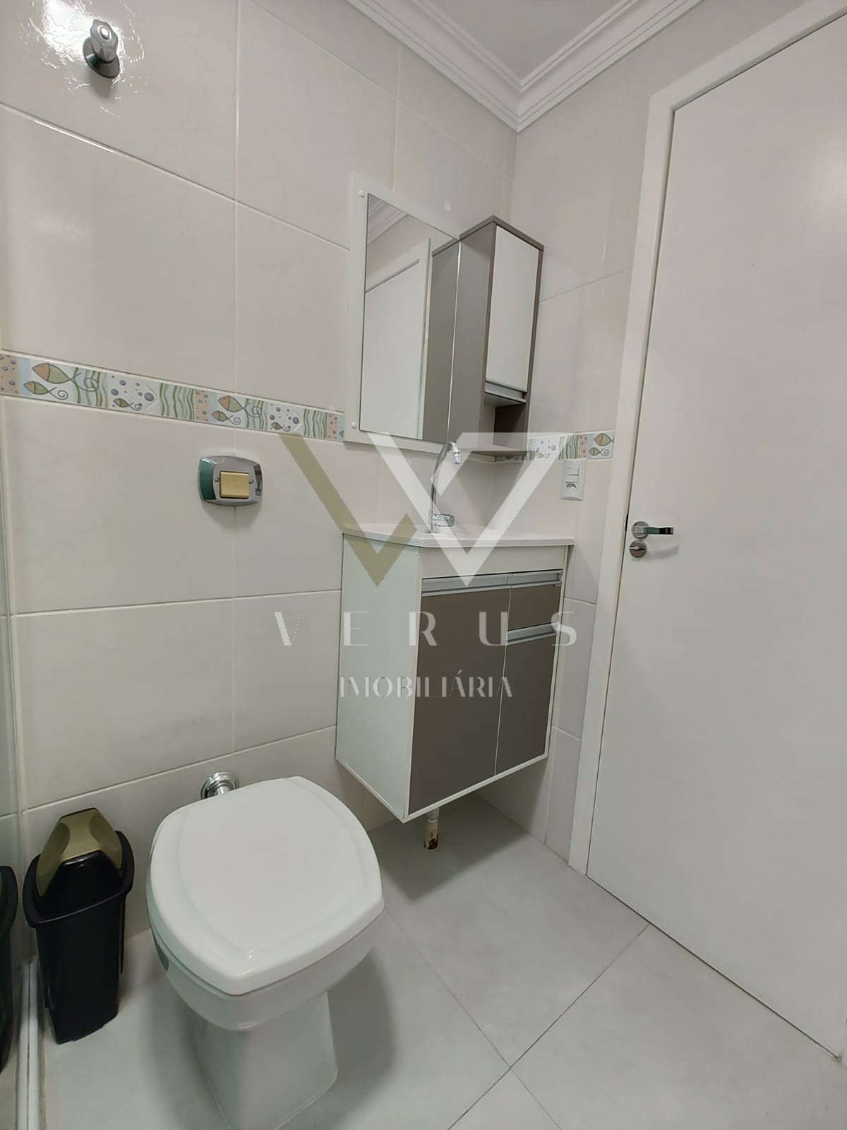 Apartamento Mobiliado para Aluguel no Centro de Balneário Camboriú.