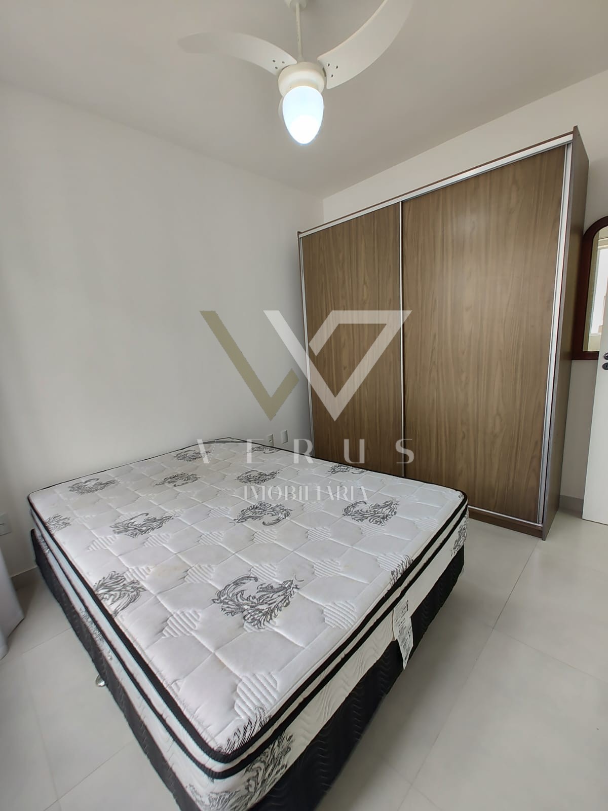 Apartamento Mobiliado para Aluguel no Centro de Balneário Camboriú.