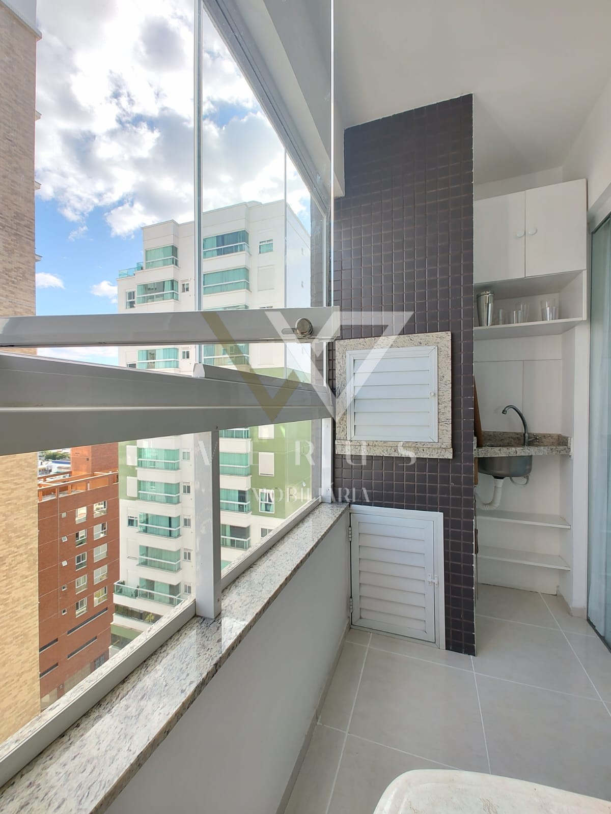 Apartamento 2 quartos para Venda no bairro Centro em Balneário Camboriú